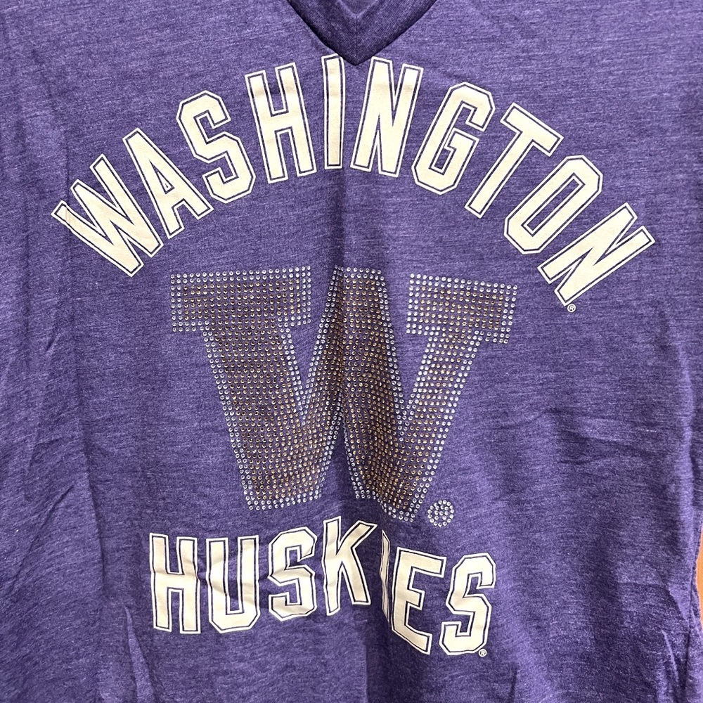 Purple v-neck University of Washington t-shirt